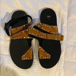 Zara Women's Brown Studded Sandals